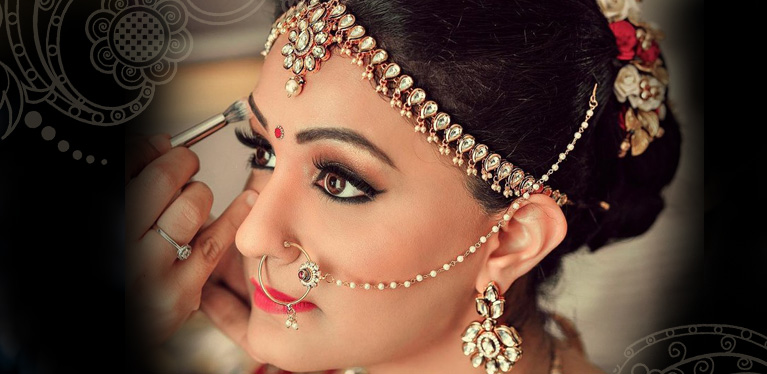 How to become a Bridal makeup artist